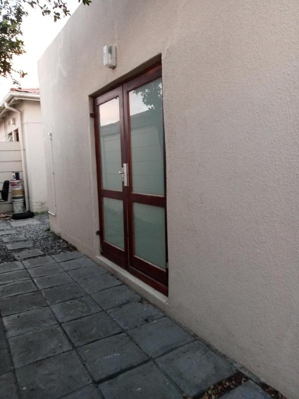 To Let 1 Bedroom Property for Rent in Brooklyn Western Cape